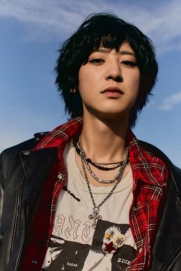 CHANYEOL (ชานยอล) นำเสนอหลากหลายอารมณ์ชีวิตผ่านมินิอัลบั้มชุดที่ 2 'Upside Down' (อัปไซด์ ดาวน์) ผลงานใหม่ในรอบ 1 ปี อัดแน่นด้วยเพลงที่เน้นเสียงของวงดนตรี